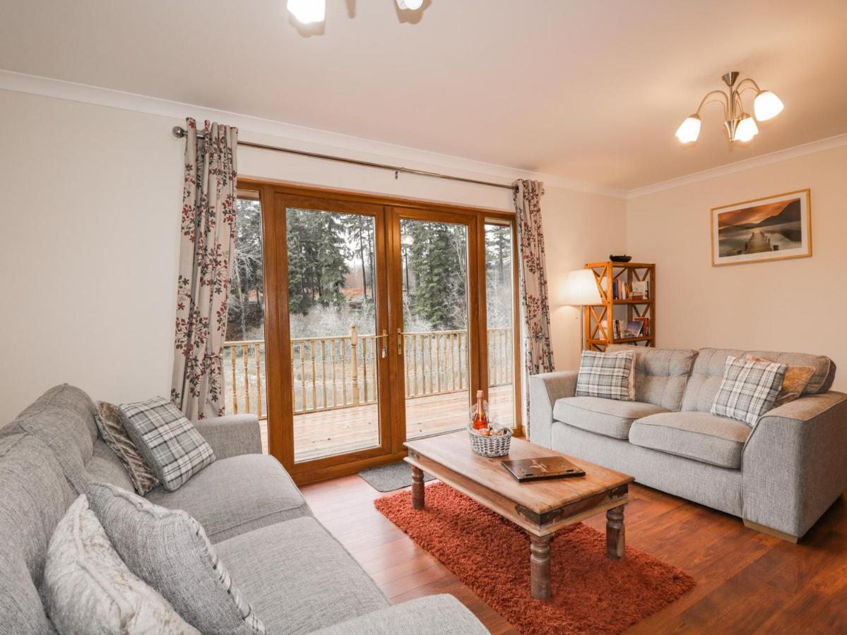 Fersit Log Cottage Roybridge Eksteriør billede