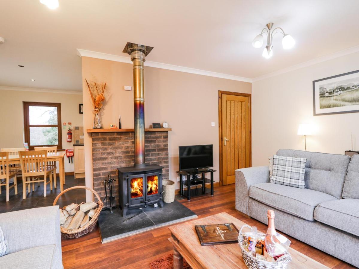 Fersit Log Cottage Roybridge Eksteriør billede