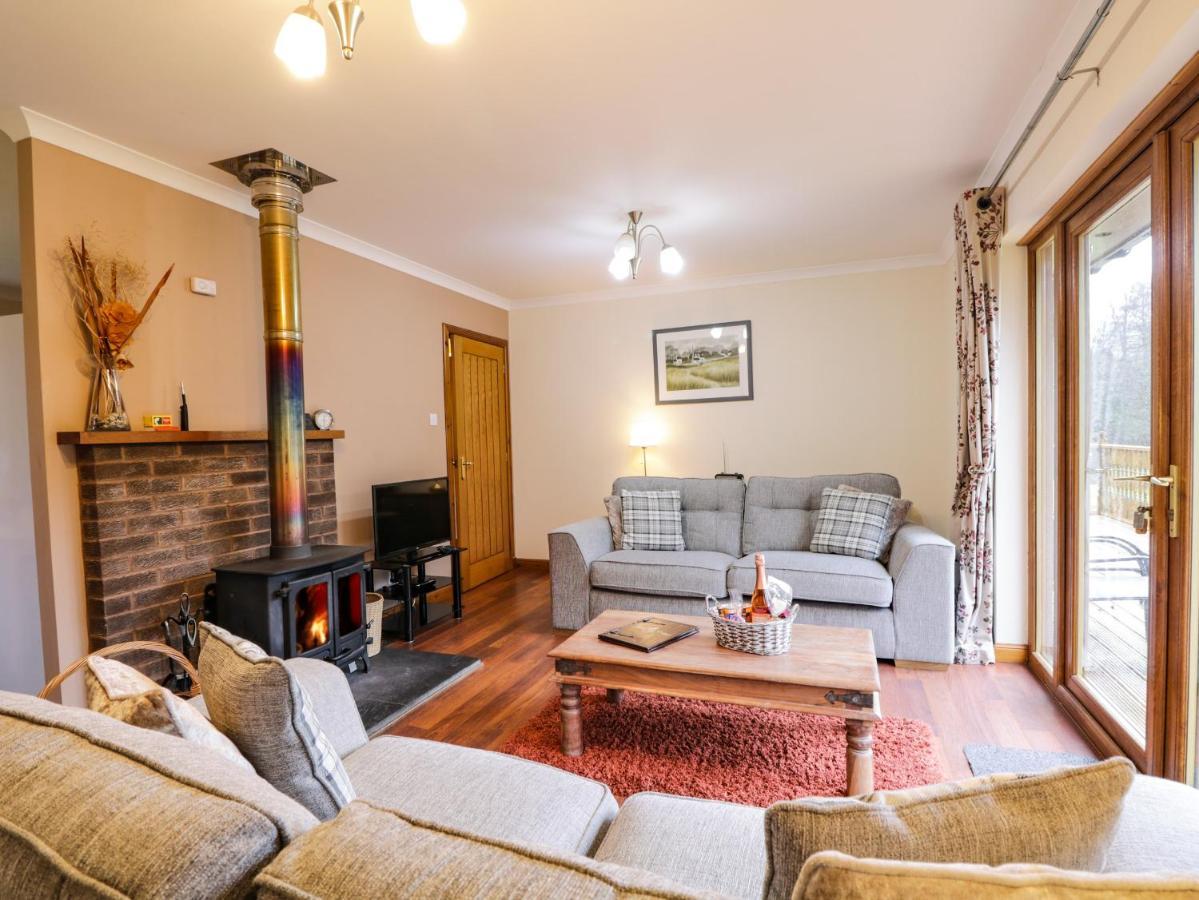 Fersit Log Cottage Roybridge Eksteriør billede