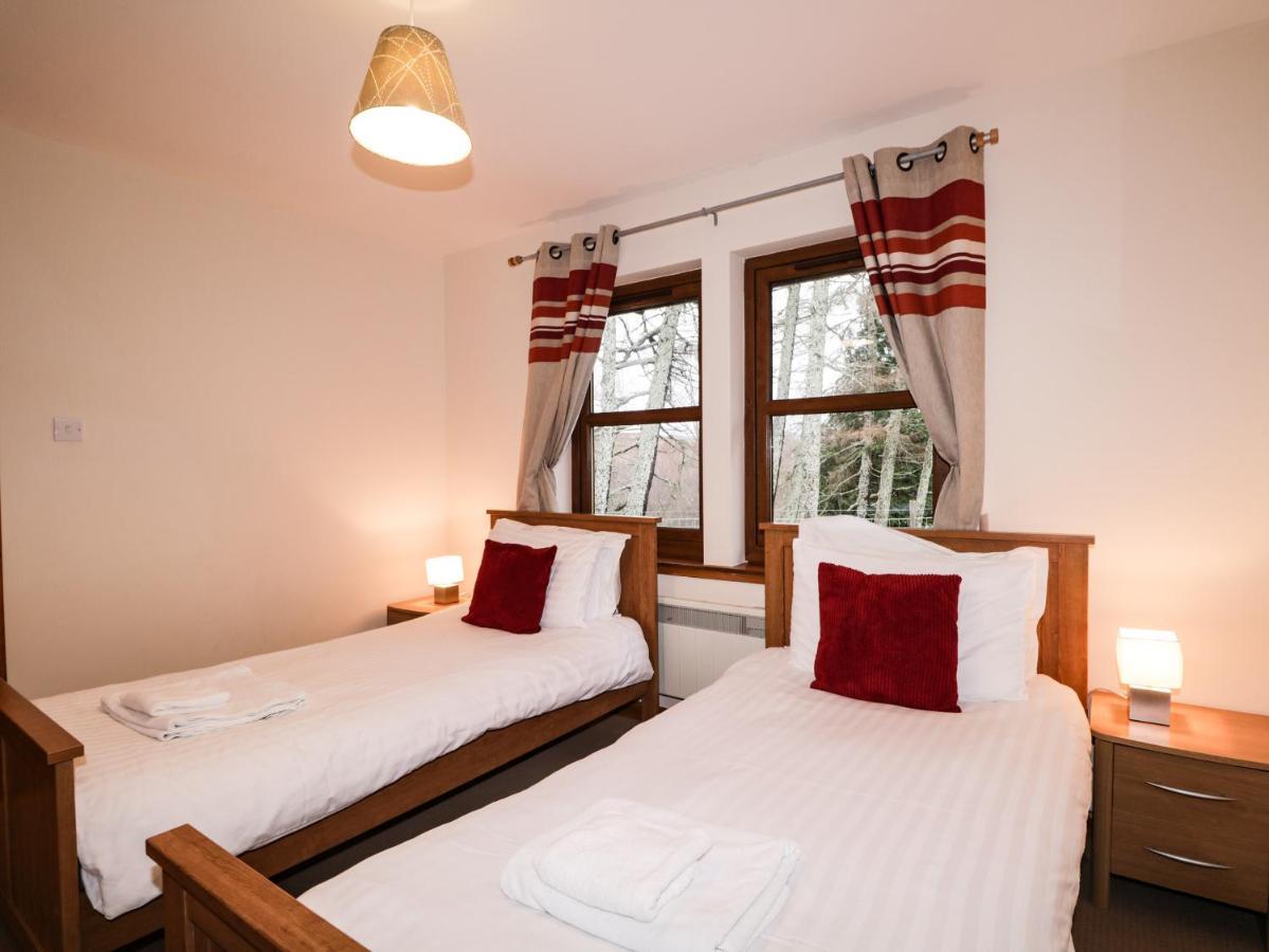 Fersit Log Cottage Roybridge Eksteriør billede